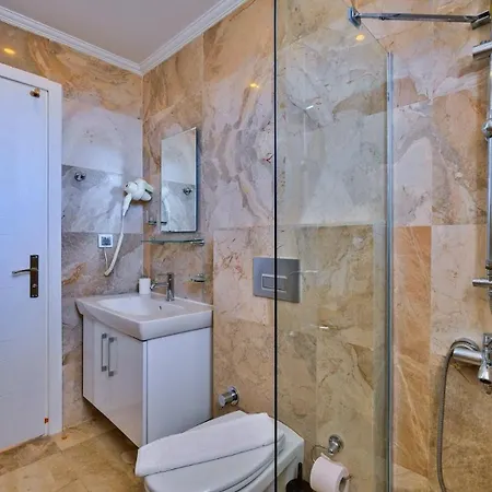 4 Bedroom 6630 Villa
