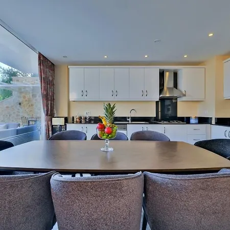 4 Bedroom 6630 Kalkan