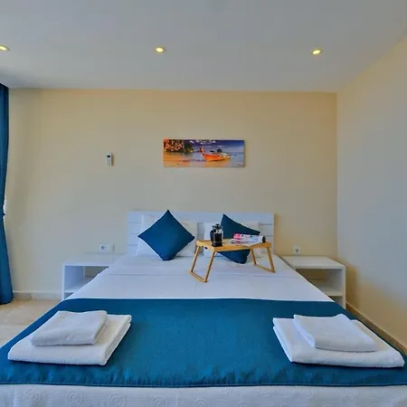 4 Bedroom 6630 Villa