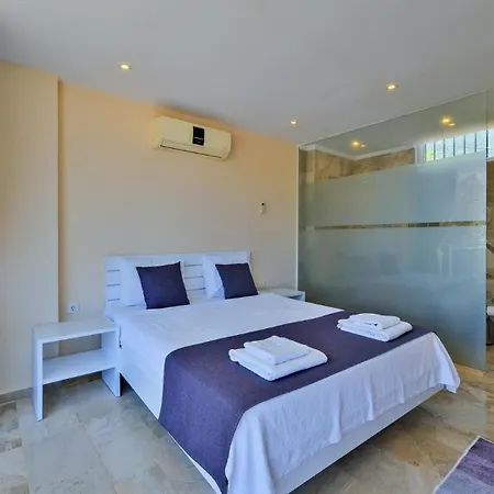 4 Bedroom 6630 Villa Kalkan