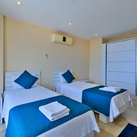 4 Bedroom 6630