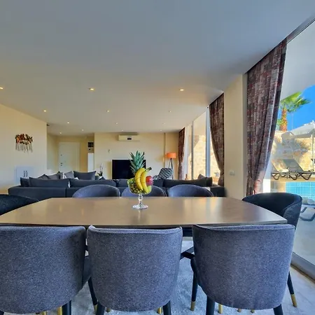 4 Bedroom 6630 Villa *