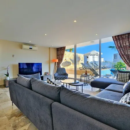 4 Bedroom 6630 Villa Kalkan