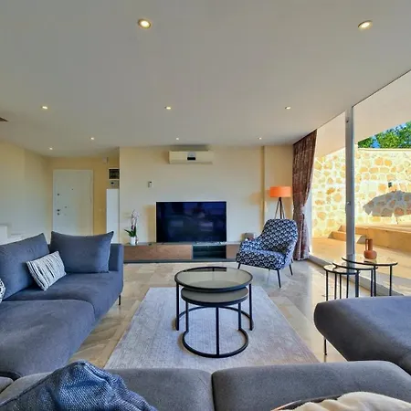 4 Bedroom 6630