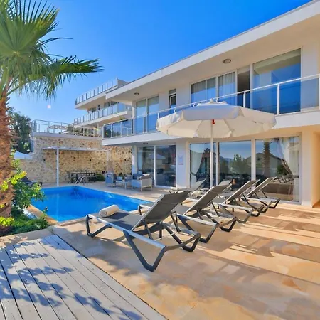 4 Bedroom 6630 Villa *