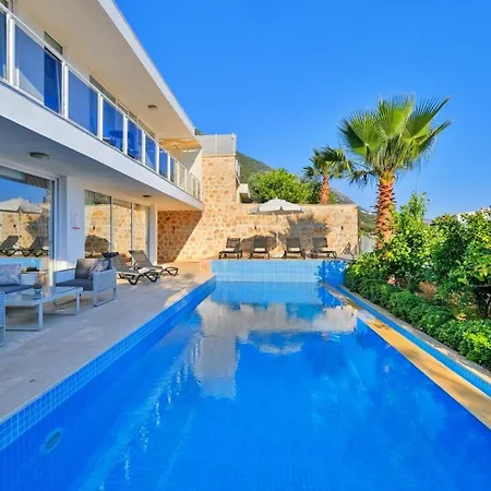 4 Bedroom 6630 Villa