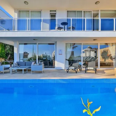 4 Bedroom 6630 Villa *