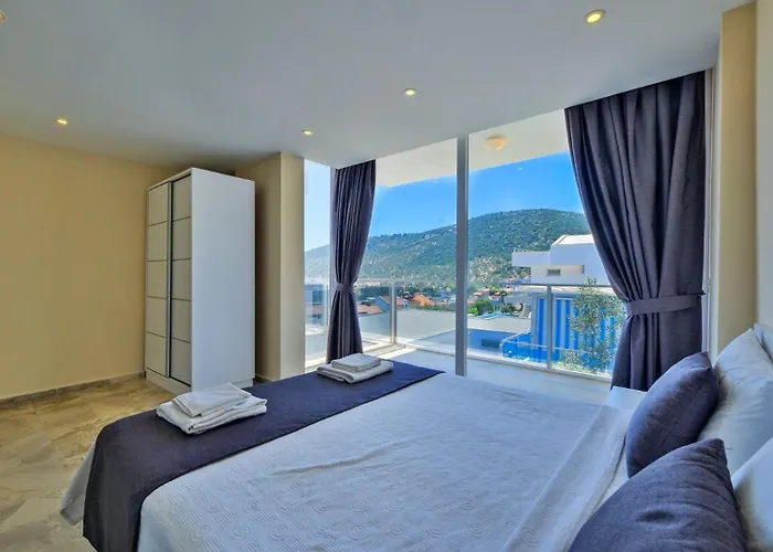 Βίλα 4 Bedroom *